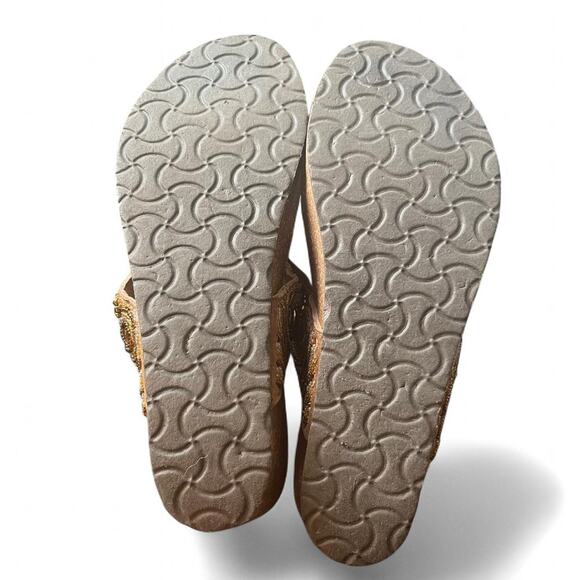 Gorgeous beaded leather wedge sandals - Picture 4 of 6